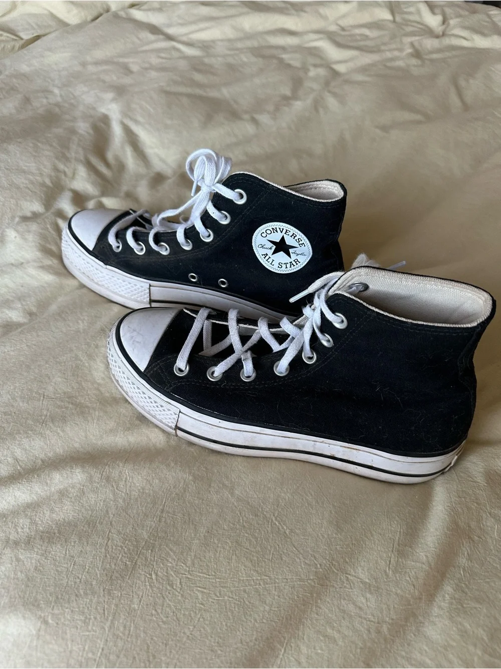 Women's Converse Chuck Taylor All Star Hi Lift Platform Sneaker. - Picture 3 of 5